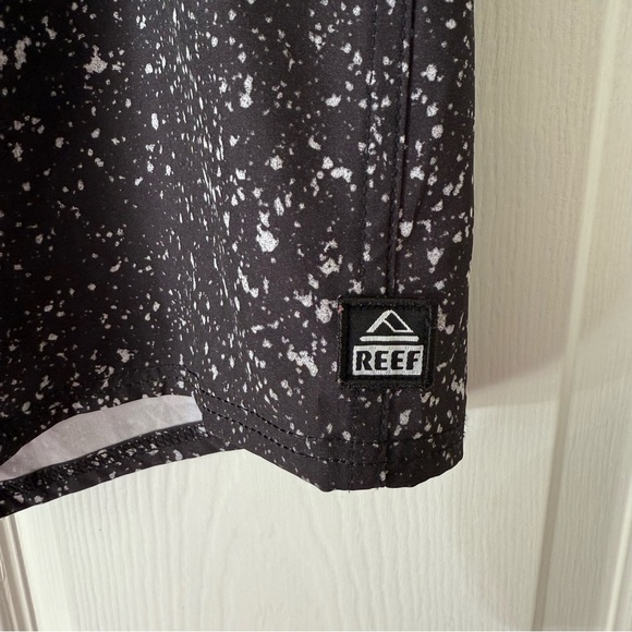 Reef Black and White Speckled Men's Board Shorts Size 34 - Picture 5 of 9
